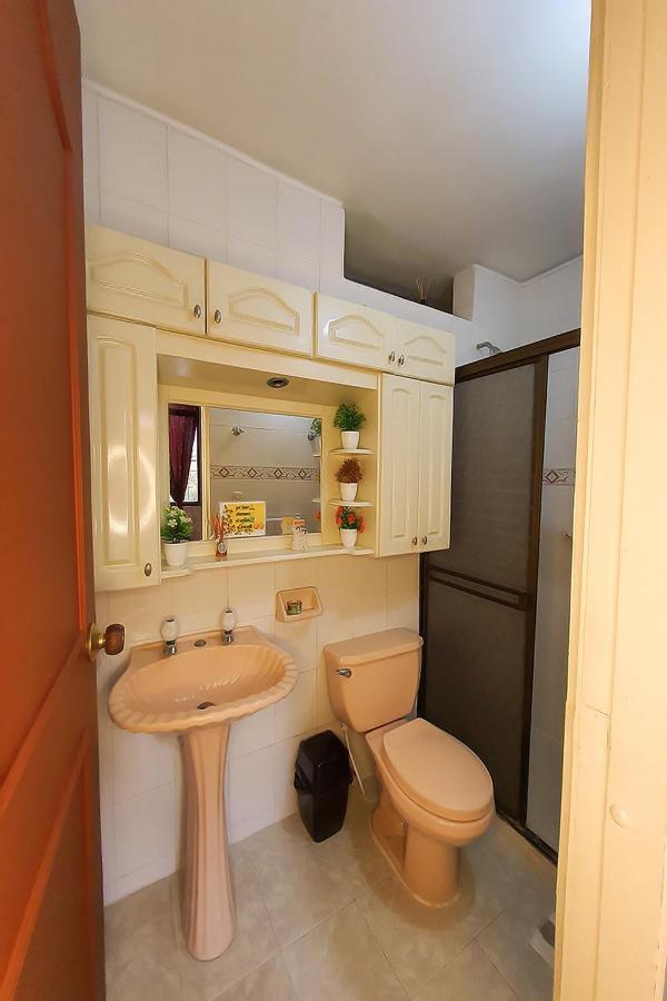 בוקארמנגה Hostal Gabo מראה חיצוני תמונה