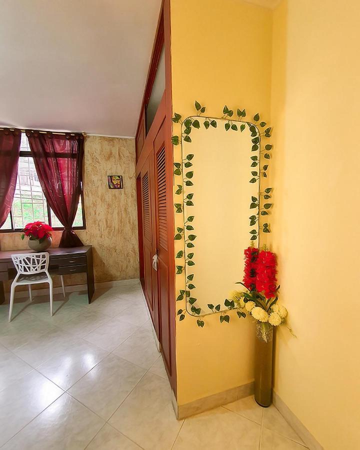 בוקארמנגה Hostal Gabo מראה חיצוני תמונה