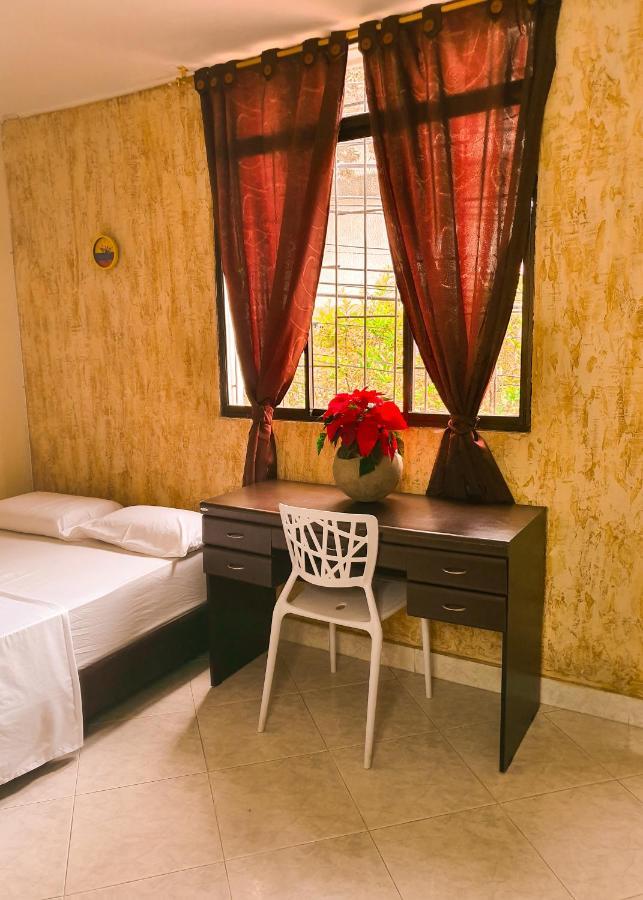 בוקארמנגה Hostal Gabo מראה חיצוני תמונה