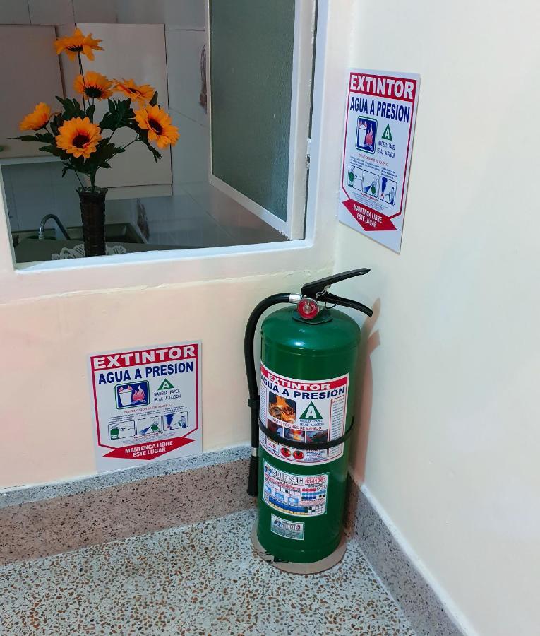 בוקארמנגה Hostal Gabo מראה חיצוני תמונה